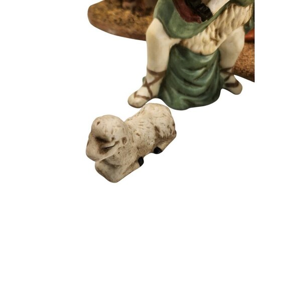 Large Nativity Christmas Holiday Set With 9 Figurines & Stable - Picture 10 of 16